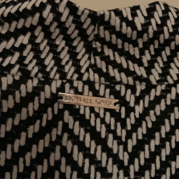 Michael Kors NWT Ladies shirt - Picture 3 of 4